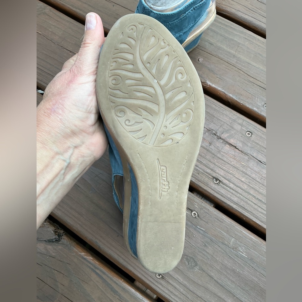 Stylish EARTH leather sandals💙💙 - Picture 6 of 13